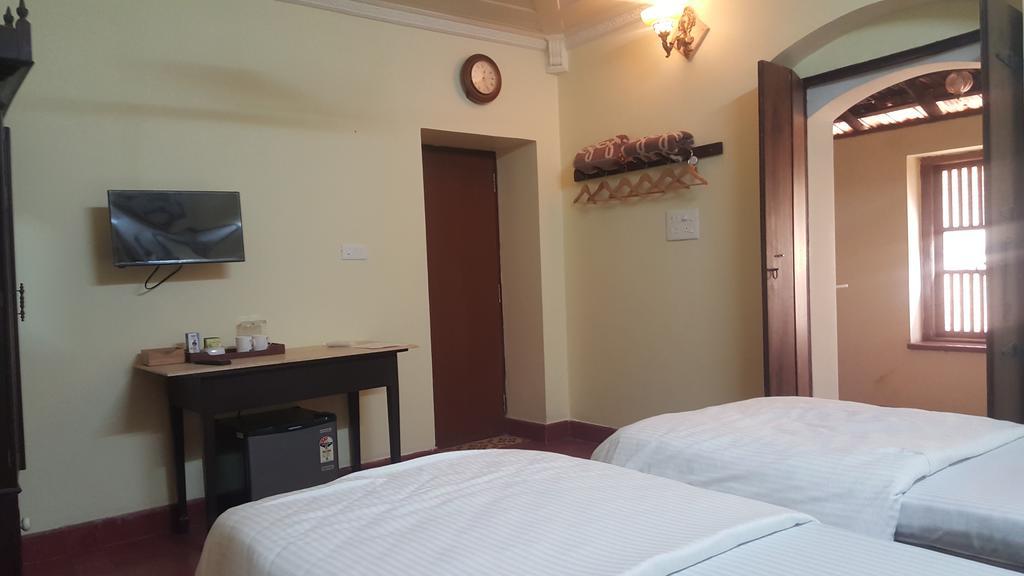 Casa Menezes - A Heritage Goan Homestay بامبوليم الغرفة الصورة