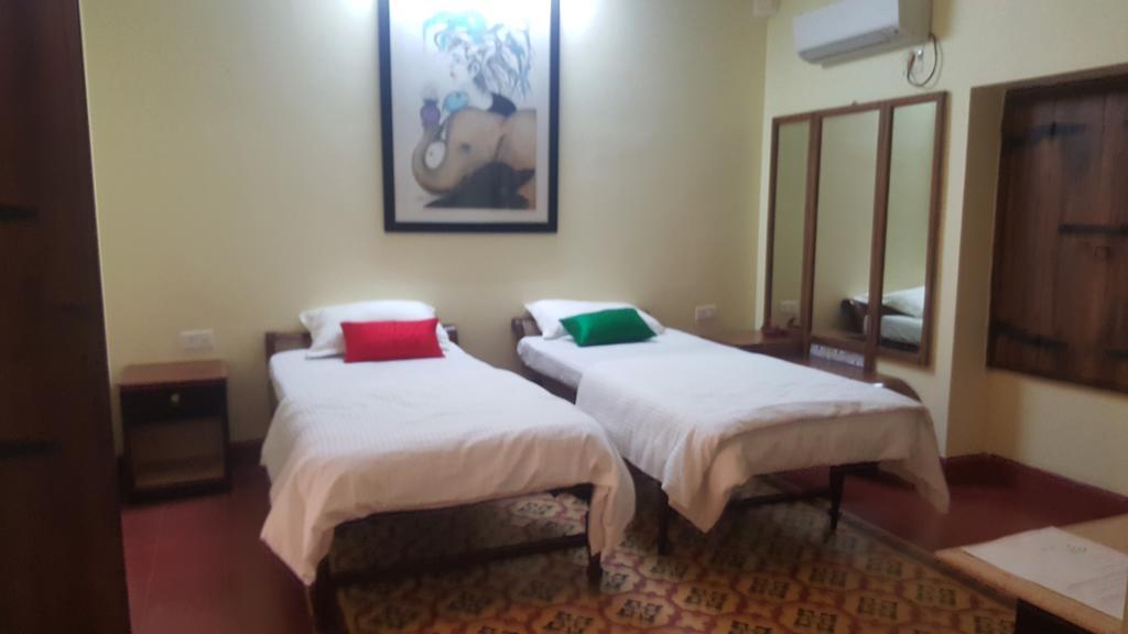 Casa Menezes - A Heritage Goan Homestay بامبوليم الغرفة الصورة