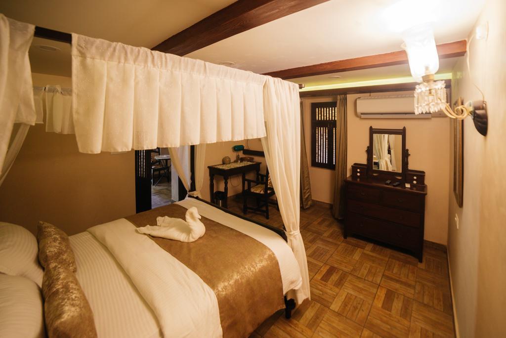 Casa Menezes - A Heritage Goan Homestay بامبوليم المظهر الخارجي الصورة