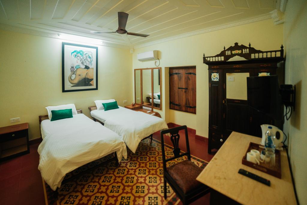 Casa Menezes - A Heritage Goan Homestay بامبوليم المظهر الخارجي الصورة